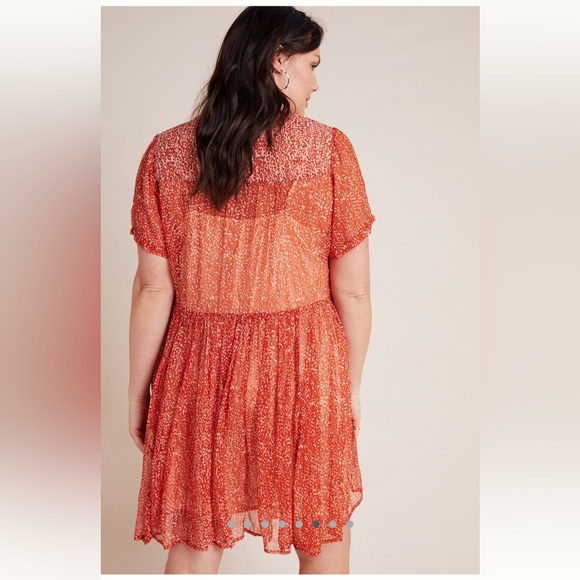 Pre-Loved Anthropologie Dress. Missing slip underneath - Picture 2 of 11